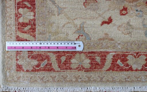 Central medallion detail of New Farahan rug from Pakistan