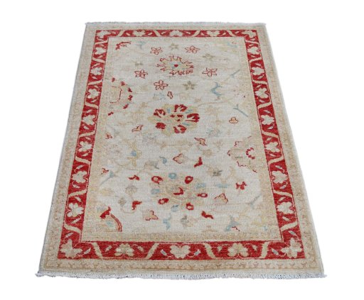 Surface texture of New Farahan rug with natural Wool and intricate pattern
