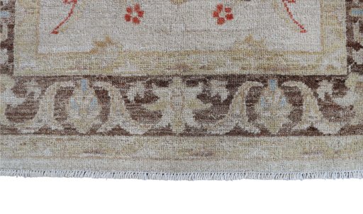 Corner detail of New Farahan rug showing border pattern and Wool pile