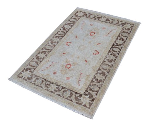 Corner detail of New Farahan rug showing border pattern and Wool pile