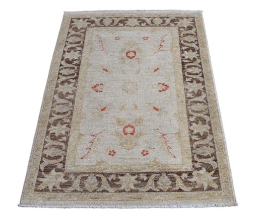 Surface texture of New Farahan rug with natural Wool and intricate pattern
