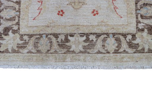 Corner detail of New Farahan rug showing border pattern and Wool pile