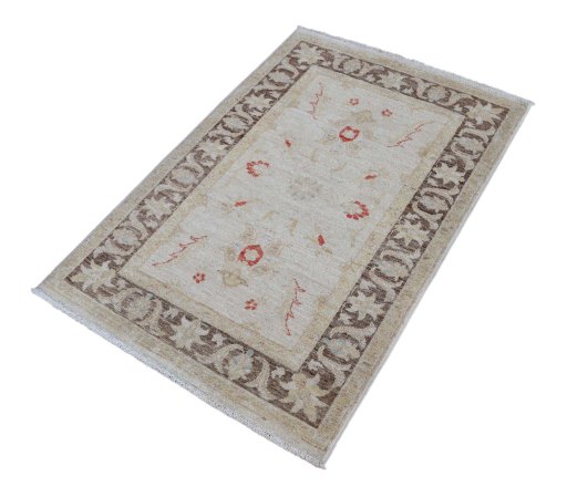 Corner detail of New Farahan rug showing border pattern and Wool pile