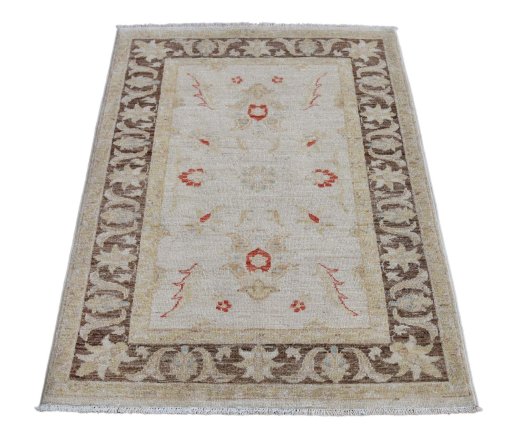 Surface texture of New Farahan rug with natural Wool and intricate pattern
