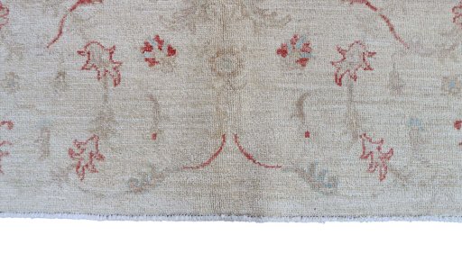 Corner detail of New Farahan rug showing border pattern and Wool pile
