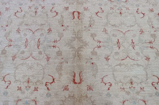 Central medallion detail of New Farahan rug from Pakistan