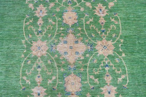 Central medallion detail of New Farahan rug from Pakistan
