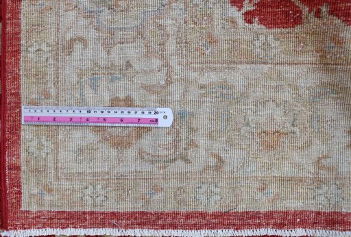 Central medallion detail of New Farahan rug from Pakistan