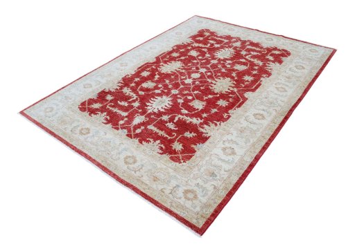 Corner detail of New Farahan rug showing border pattern and Wool pile