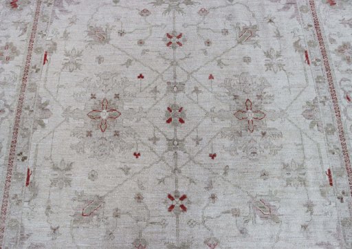 Central medallion detail of New Farahan rug from Pakistan