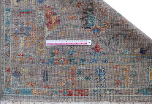 Central medallion detail of New Farahan rug from Pakistan