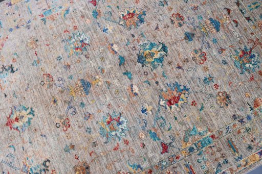 Central medallion detail of New Farahan rug from Pakistan