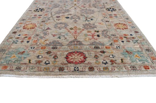 Corner detail of New Farahan rug showing border pattern and Wool pile