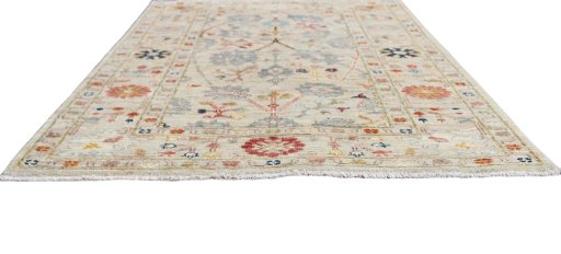 Corner detail of New Farahan rug showing border pattern and Wool pile