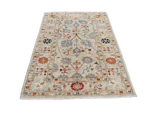 Surface texture of New Farahan rug with natural Wool and intricate pattern