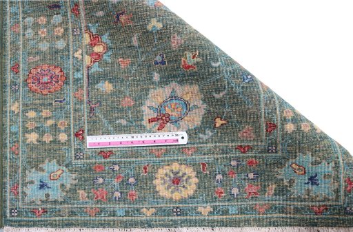 Central medallion detail of New Farahan rug from Pakistan