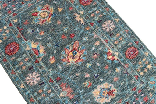 Central medallion detail of New Farahan rug from Pakistan
