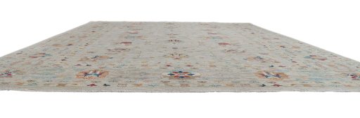 Corner detail of New Farahan rug showing border pattern and Wool pile