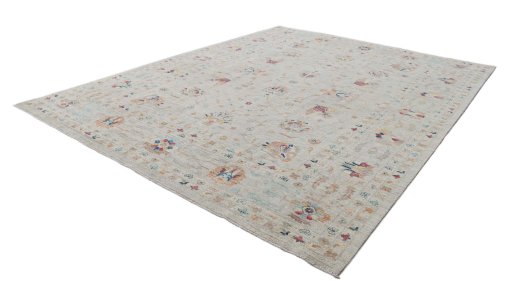 Corner detail of New Farahan rug showing border pattern and Wool pile