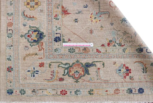 Central medallion detail of New Farahan rug from Pakistan