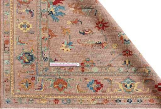 Central medallion detail of New Farahan rug from Pakistan
