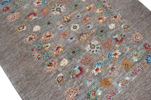 Central medallion detail of New Farahan rug from Pakistan