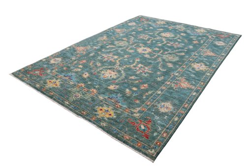 Corner detail of New Farahan rug showing border pattern and Wool pile