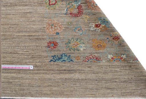 Central medallion detail of New Farahan rug from Pakistan