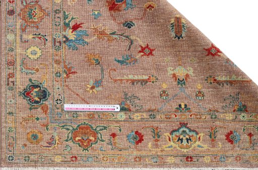 Central medallion detail of New Farahan rug from Pakistan