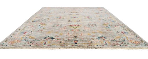 Corner detail of New Farahan rug showing border pattern and Wool pile