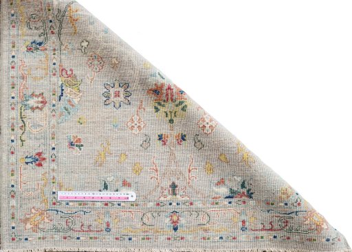 Central medallion detail of New Farahan rug from Pakistan