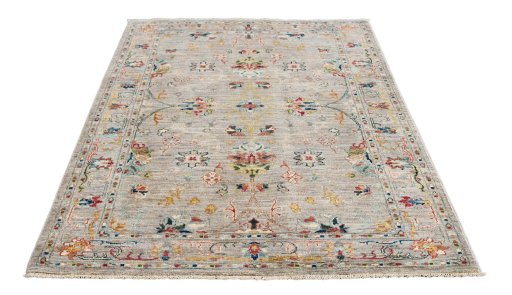 Surface texture of New Farahan rug with natural Wool and intricate pattern