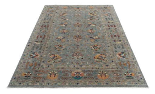 Surface texture of New Farahan rug with natural Wool and intricate pattern