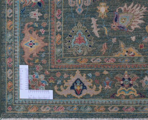 Corner detail of New Farahan rug showing border pattern and Wool pile
