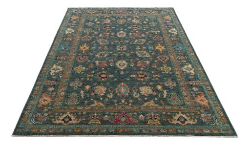 Surface texture of New Farahan rug with natural Wool and intricate pattern