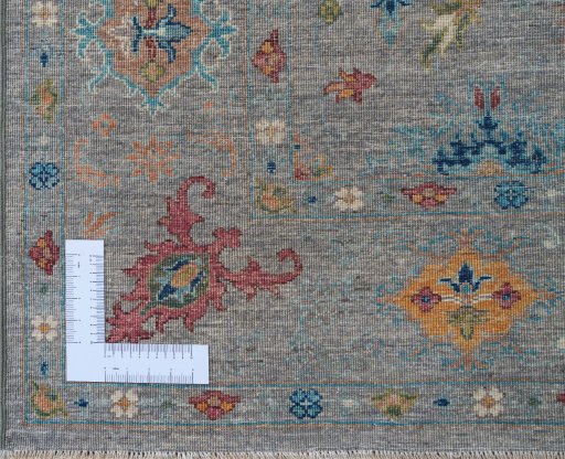 Corner detail of New Farahan rug showing border pattern and Wool pile