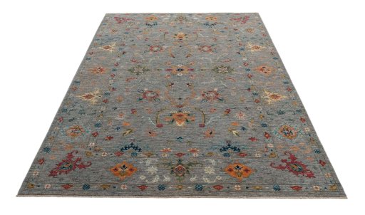 Surface texture of New Farahan rug with natural Wool and intricate pattern