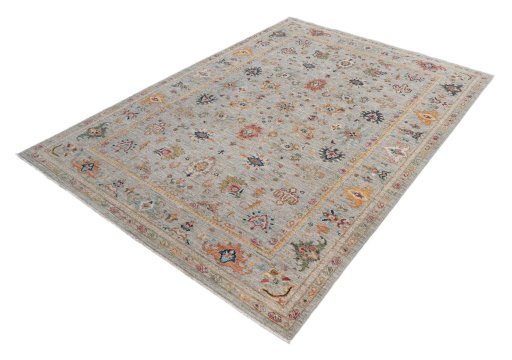 Corner detail of New Farahan rug showing border pattern and Wool pile