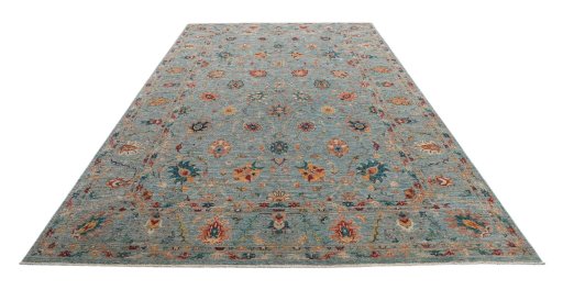 Surface texture of New Farahan rug with natural Wool and intricate pattern