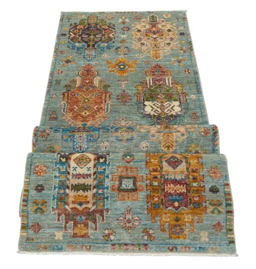 Central medallion detail of New Farahan rug from Pakistan