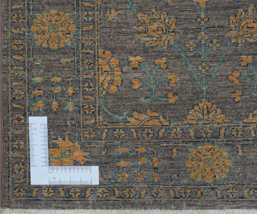 Corner detail of New Farahan rug showing border pattern and Wool pile