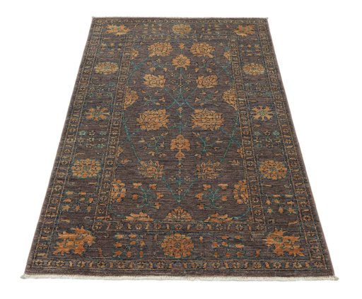 Surface texture of New Farahan rug with natural Wool and intricate pattern