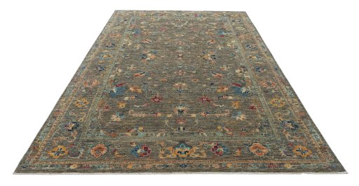 Surface texture of New Farahan rug with natural Wool and intricate pattern