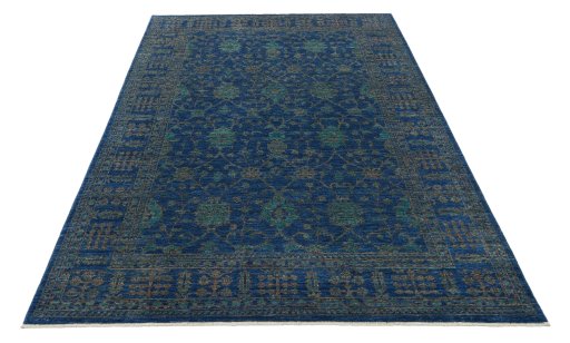 Surface texture of New Farahan rug with natural Wool and intricate pattern