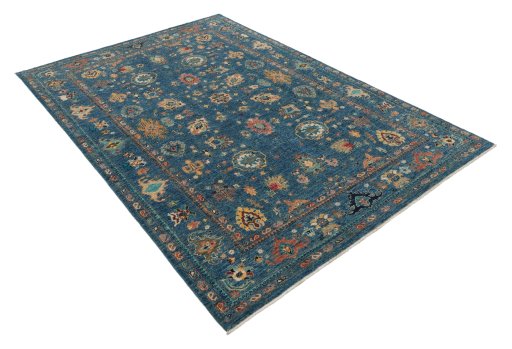 Corner detail of New Farahan rug showing border pattern and Wool pile