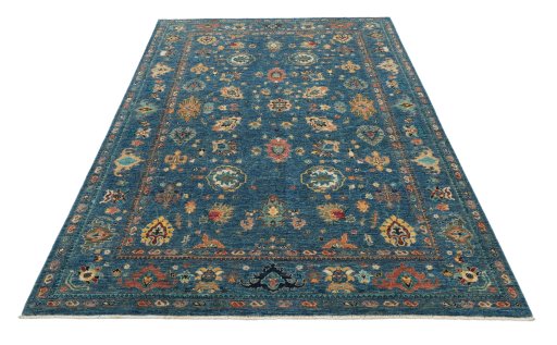 Surface texture of New Farahan rug with natural Wool and intricate pattern
