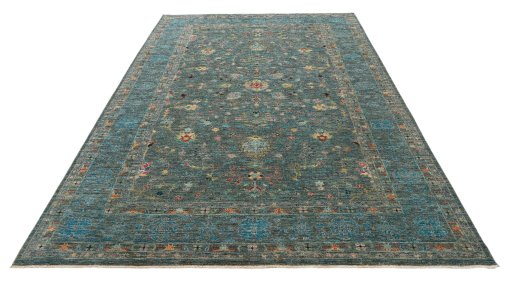 Surface texture of New Farahan rug with natural Wool and intricate pattern