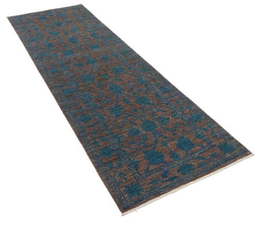 Corner detail of New Farahan rug showing border pattern and Wool pile