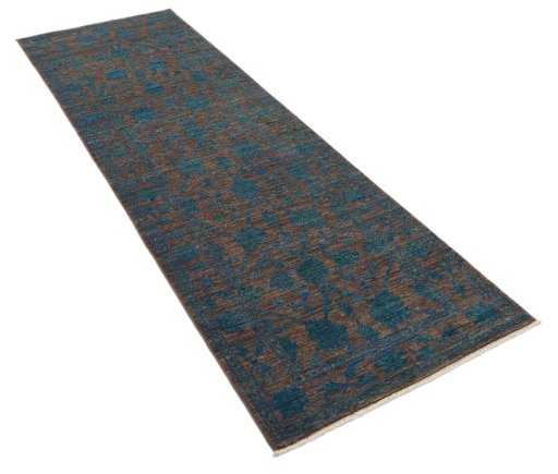 Corner detail of New Farahan rug showing border pattern and Wool pile