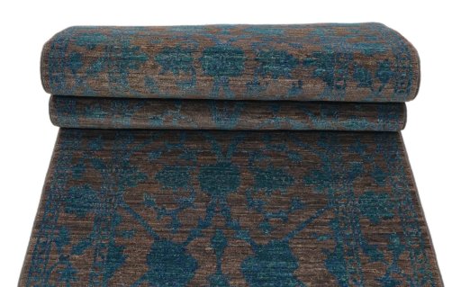 Central medallion detail of New Farahan rug from Pakistan